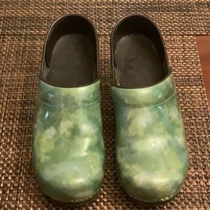 Green sanita size 36